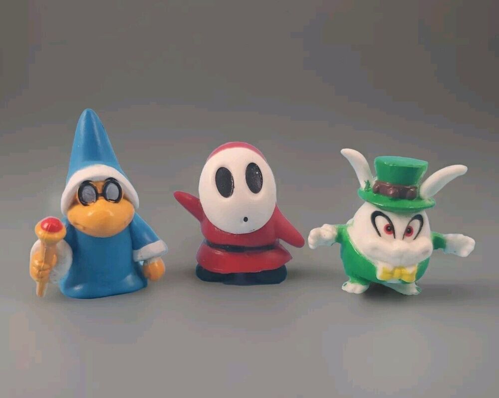 Super  Mario Bros Shy Guy, Kamek. Topper Mini Fugures Appx 1" Nintendo